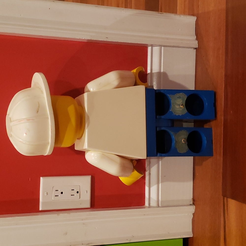 Vintage Toys "R" Us lego display 18" - Picture 2 of 4